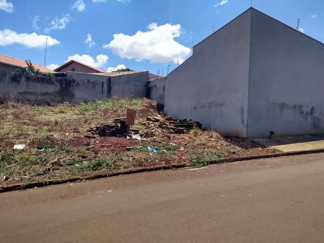 Casas na Rua Noruega em Cambé