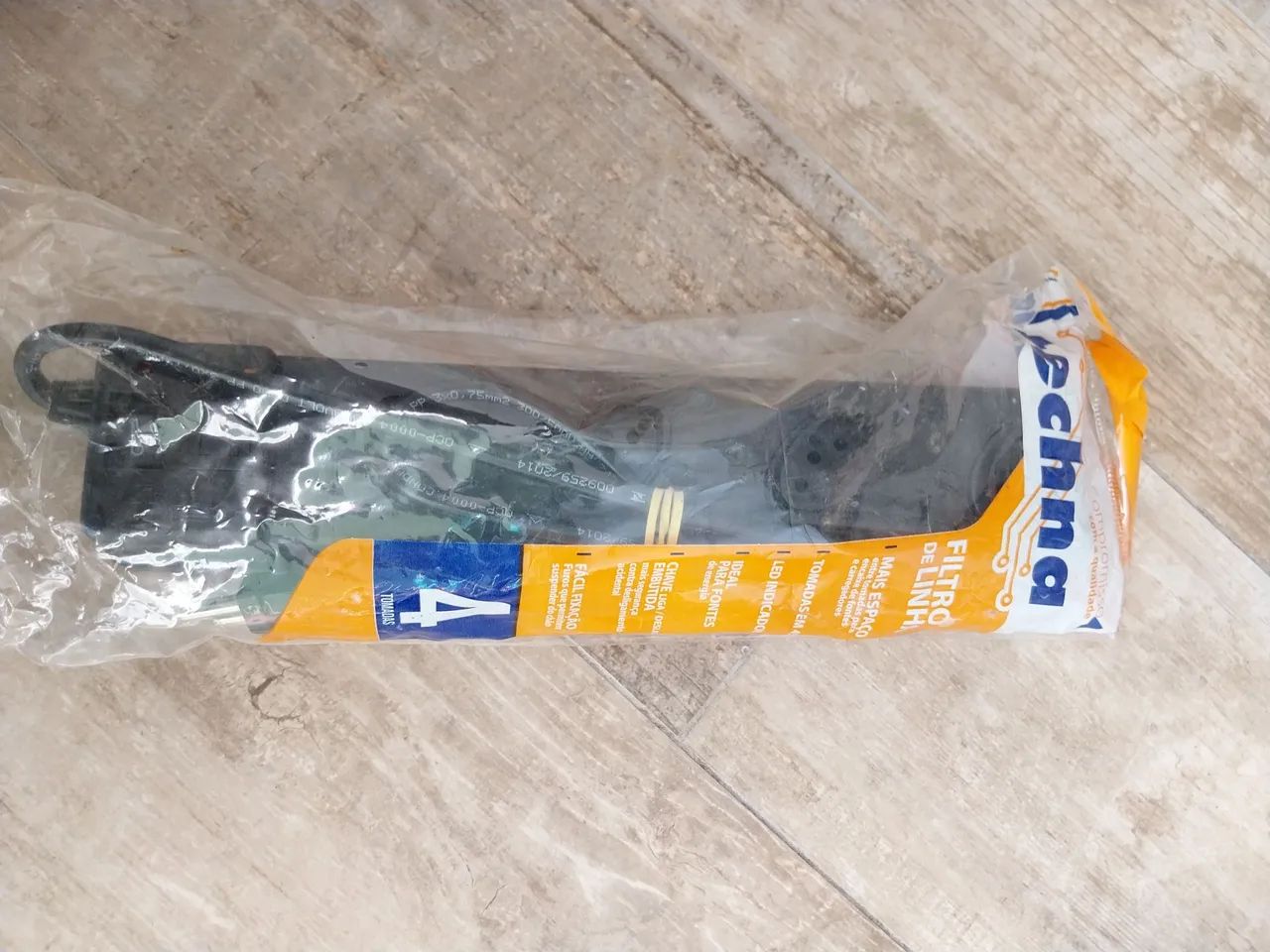 Filtro de linha 4 tomadas com chave e fusivel - Foto 2