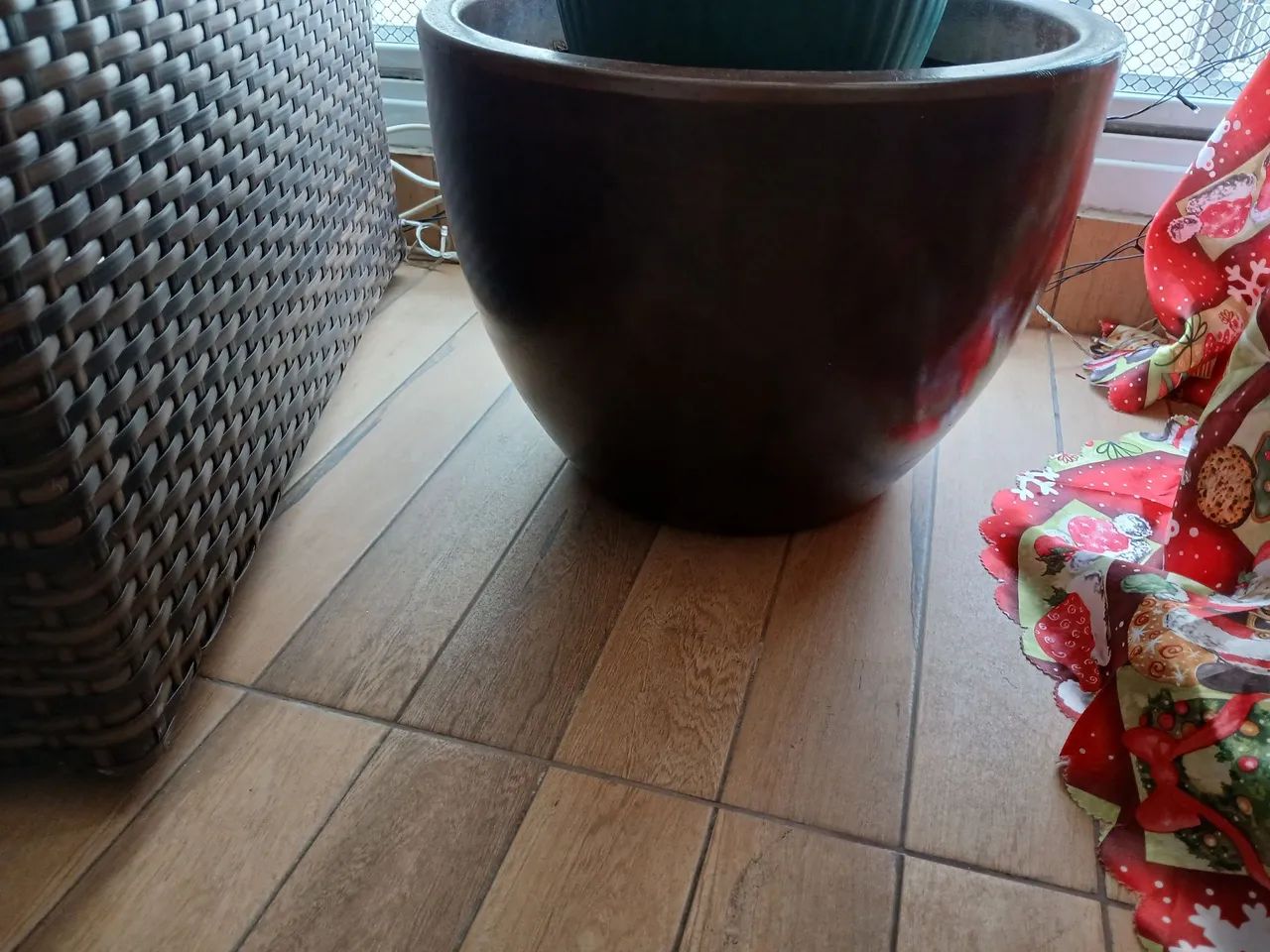 Vaso lindo, novo sem avarias.
