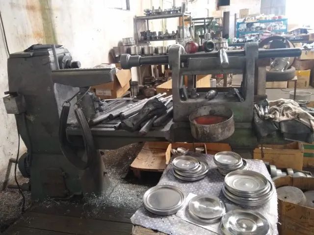 Industria metalúrgica completa, só os maquinários e modelos. Ainda em funcionamento. - Foto 2