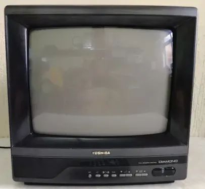 Tv Colecionador Tubo 14 Polegadas Colorida Antiga Marca Toshiba Bivolt c defeito