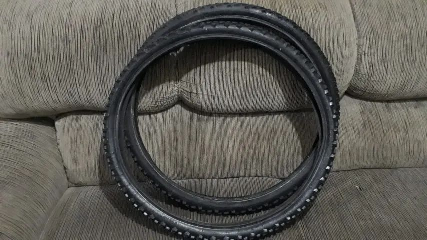 2 pares de pneus bicicleta aro 24 Levorin terra e asfalto 79,00 cada par Pix - 2308