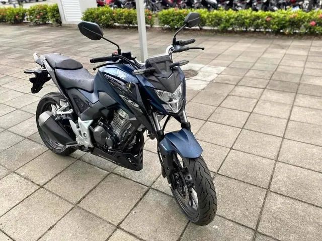 Twister CB 300F 2025