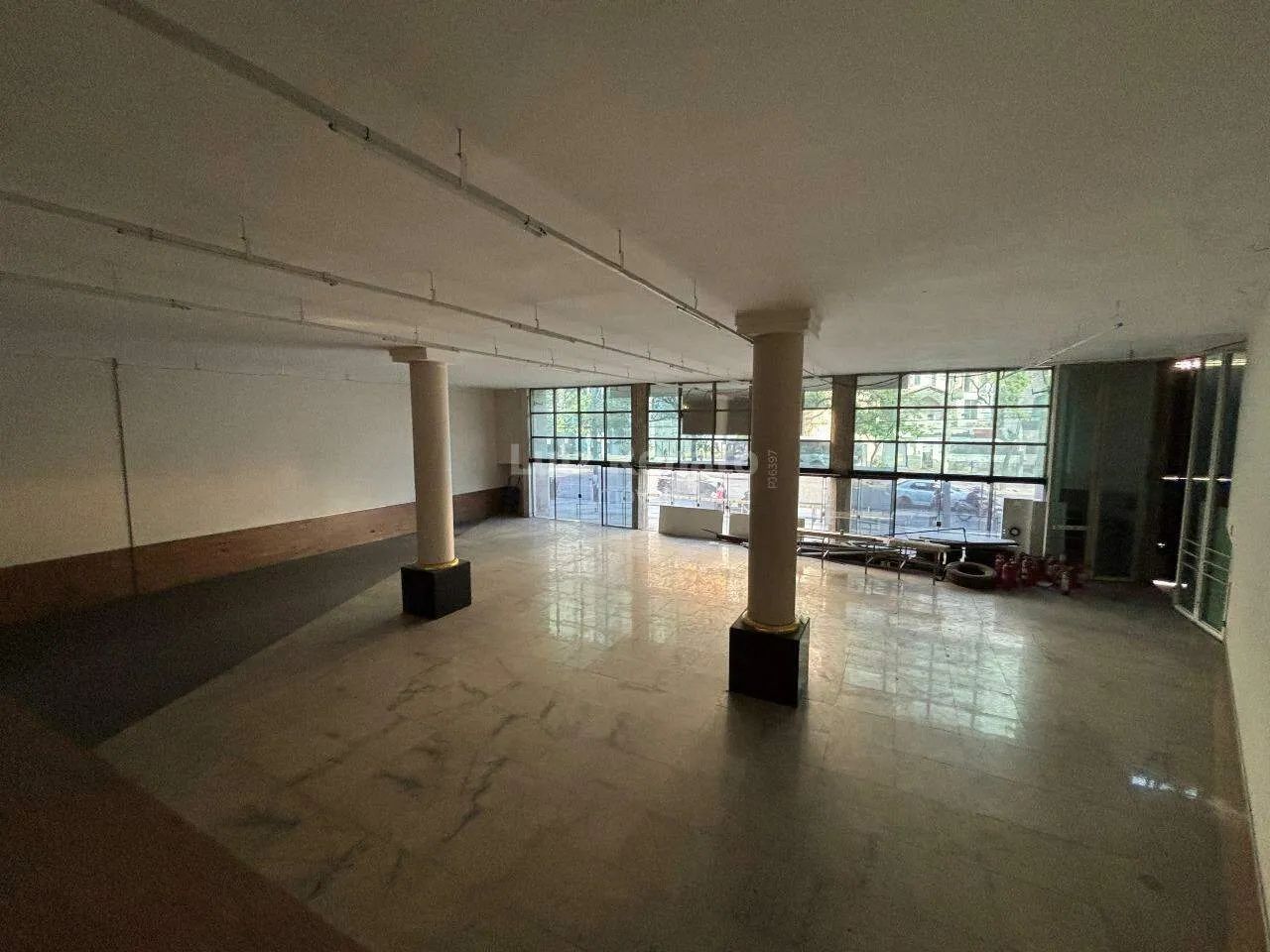 Prédio Comercial com Estacionamento Amplo para Locação  Barro Preto - Foto 4