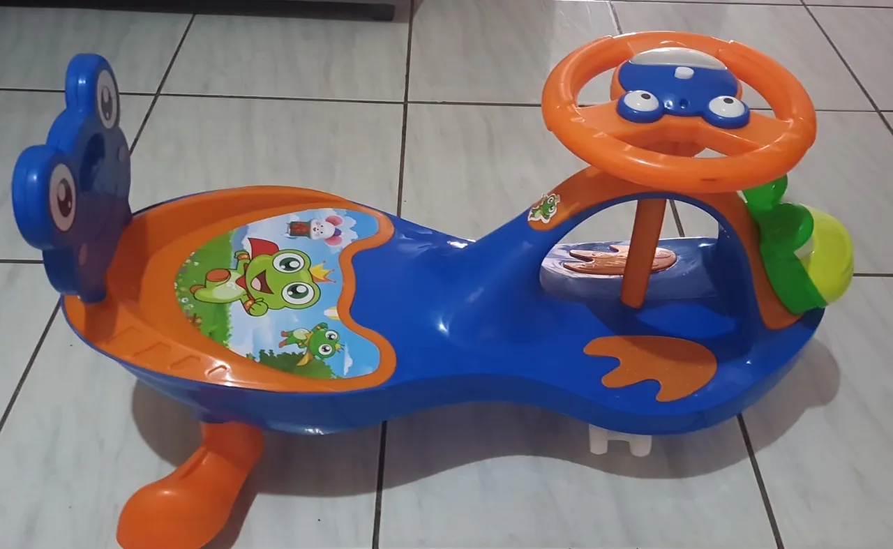 Carrinho de rolimã infantil