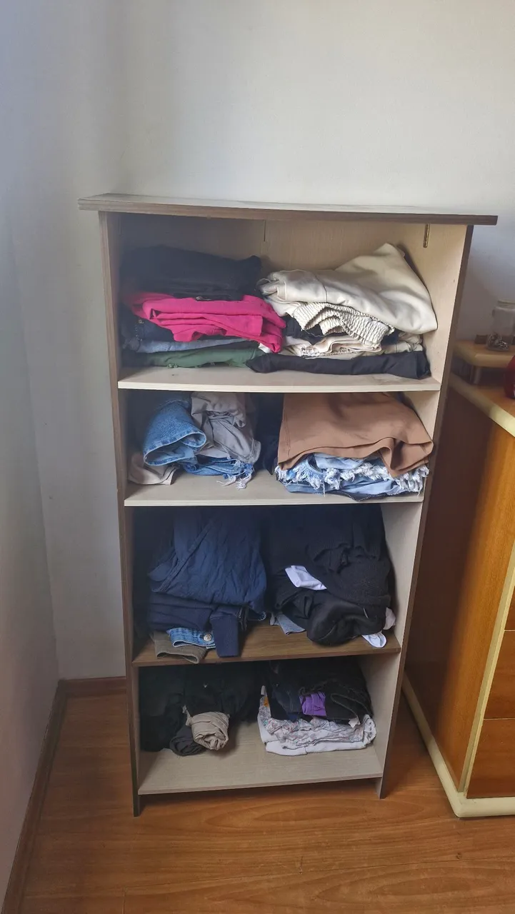 Armário de roupas multiuso