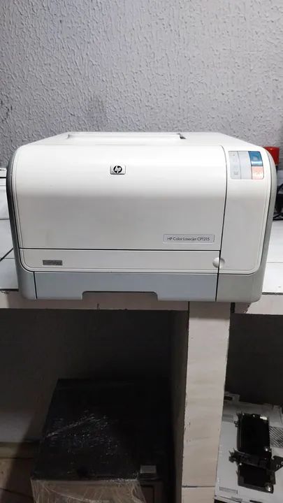 Impressora HP laser colorida cp1215 suprimentos novos 110volts com garantia ? 