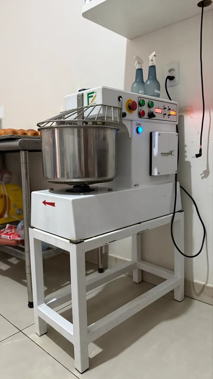 Padaria e confeitaria completa, com clientela fiel e operação consolidada. - Foto 3