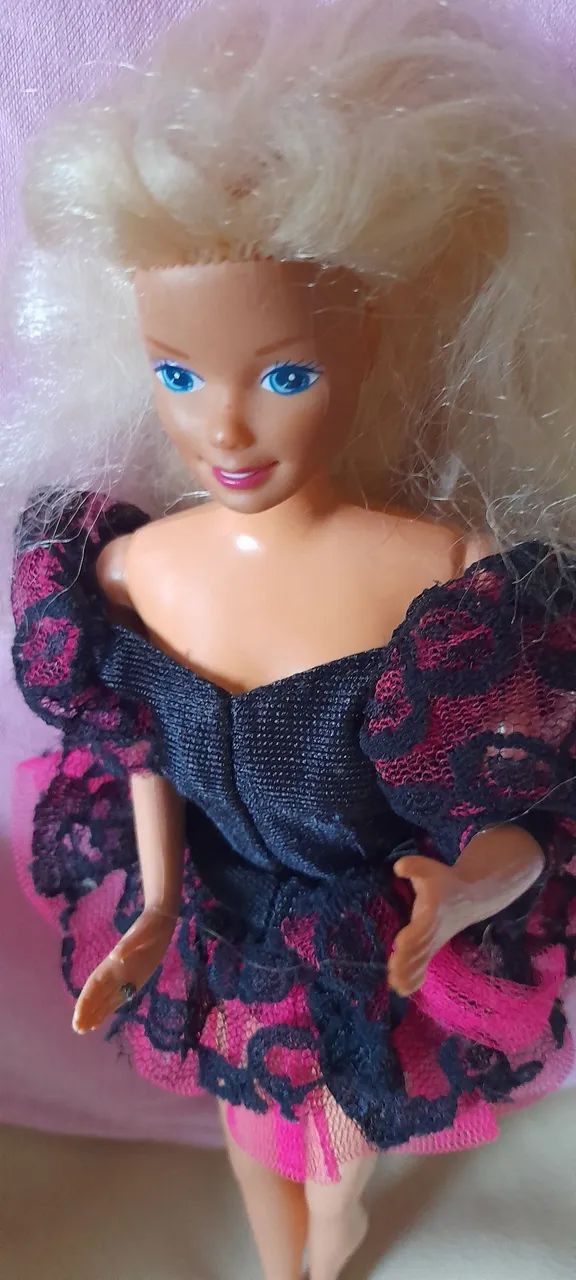 Boneca Barbie antiga decada de 80