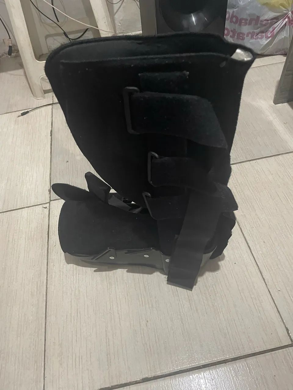 Bota imobilizadora ortopédica só 100 reais chamaaaa