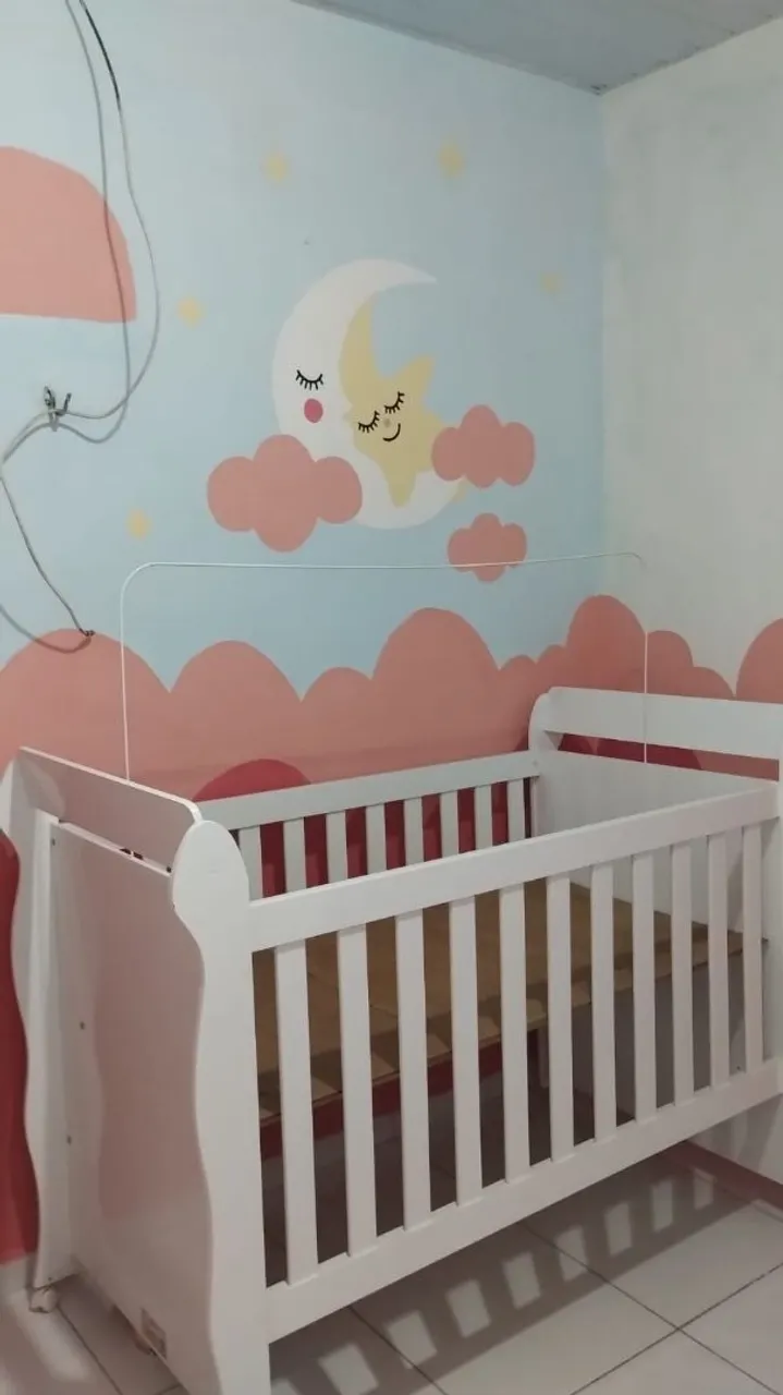 Berço Infantil Branco com Detalhes Charmosos