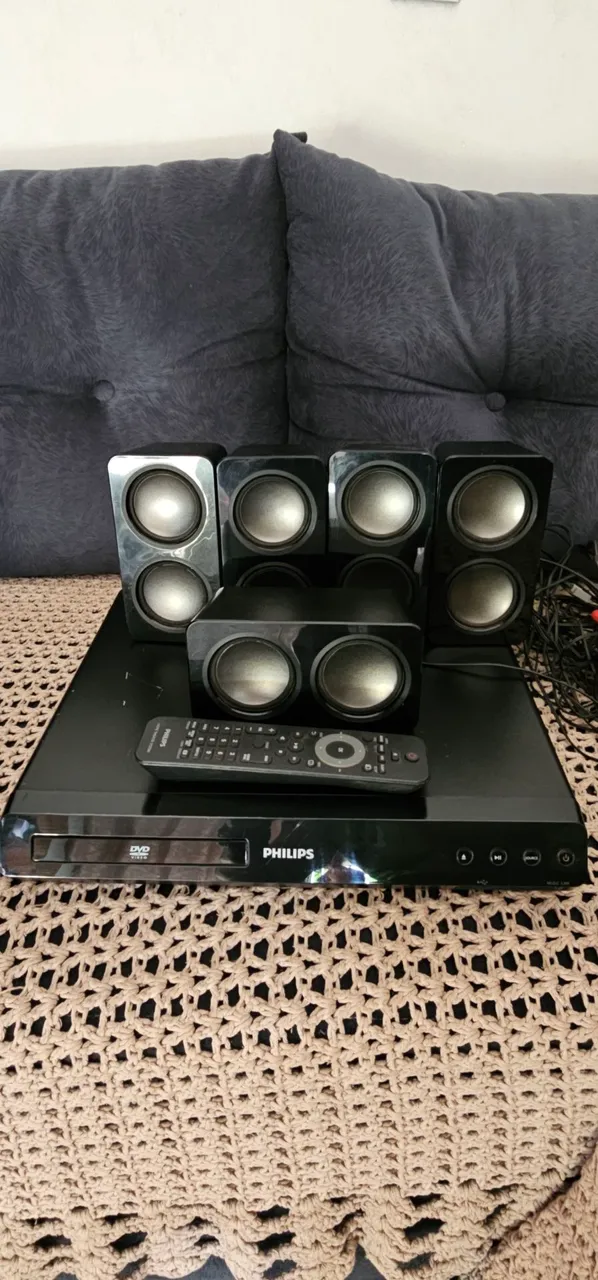 Home Theater Philips DVD Player com caixas de som