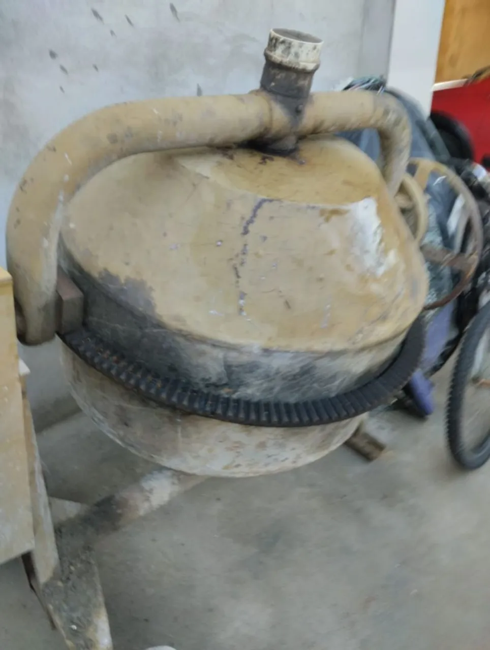 Betoneira CSM 400 Litros