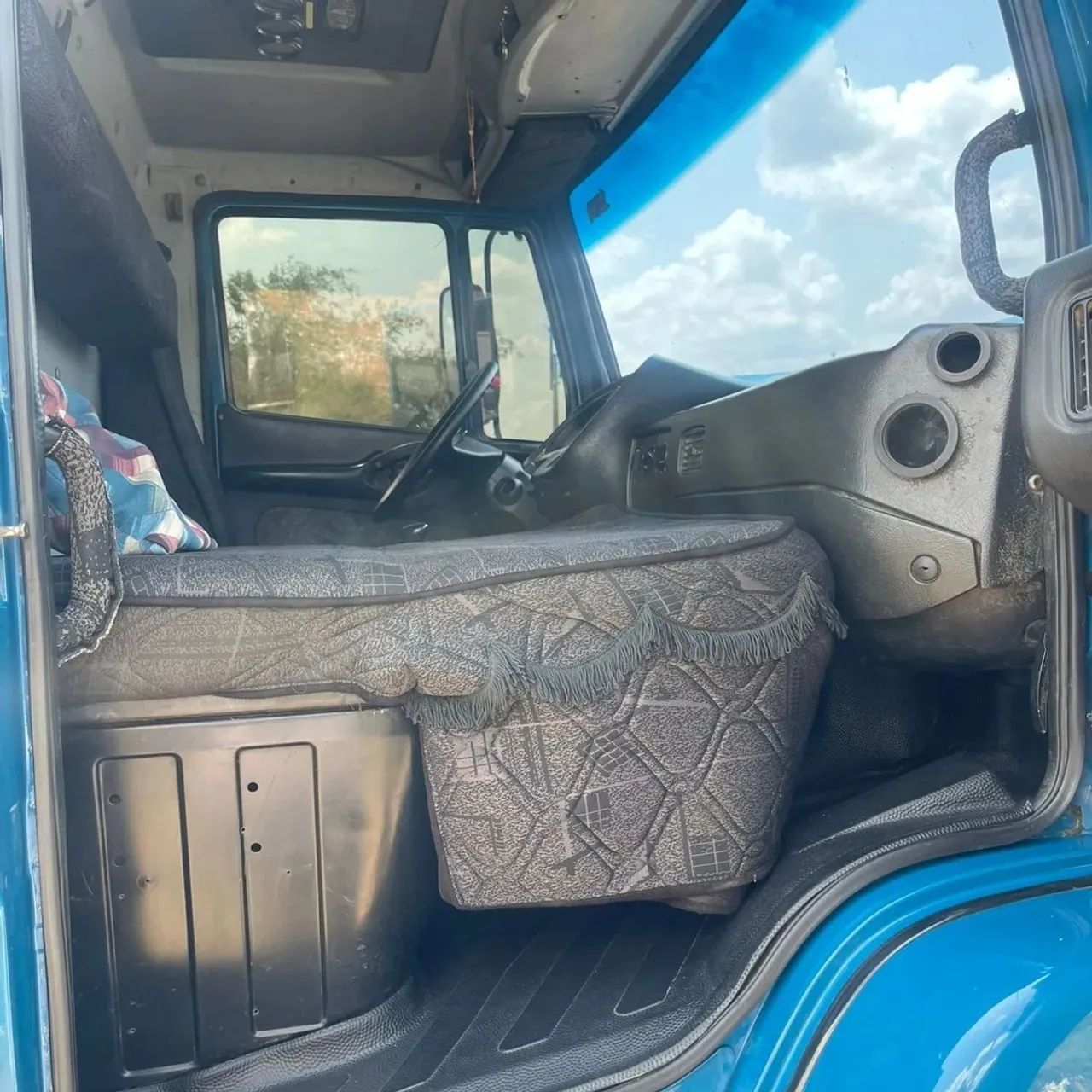 Caminhão Caçamba ano 2016. R$ 370.000  - Foto 10