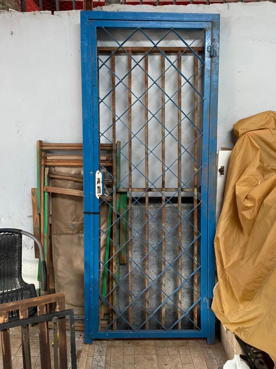 Portão de ferro para porta 