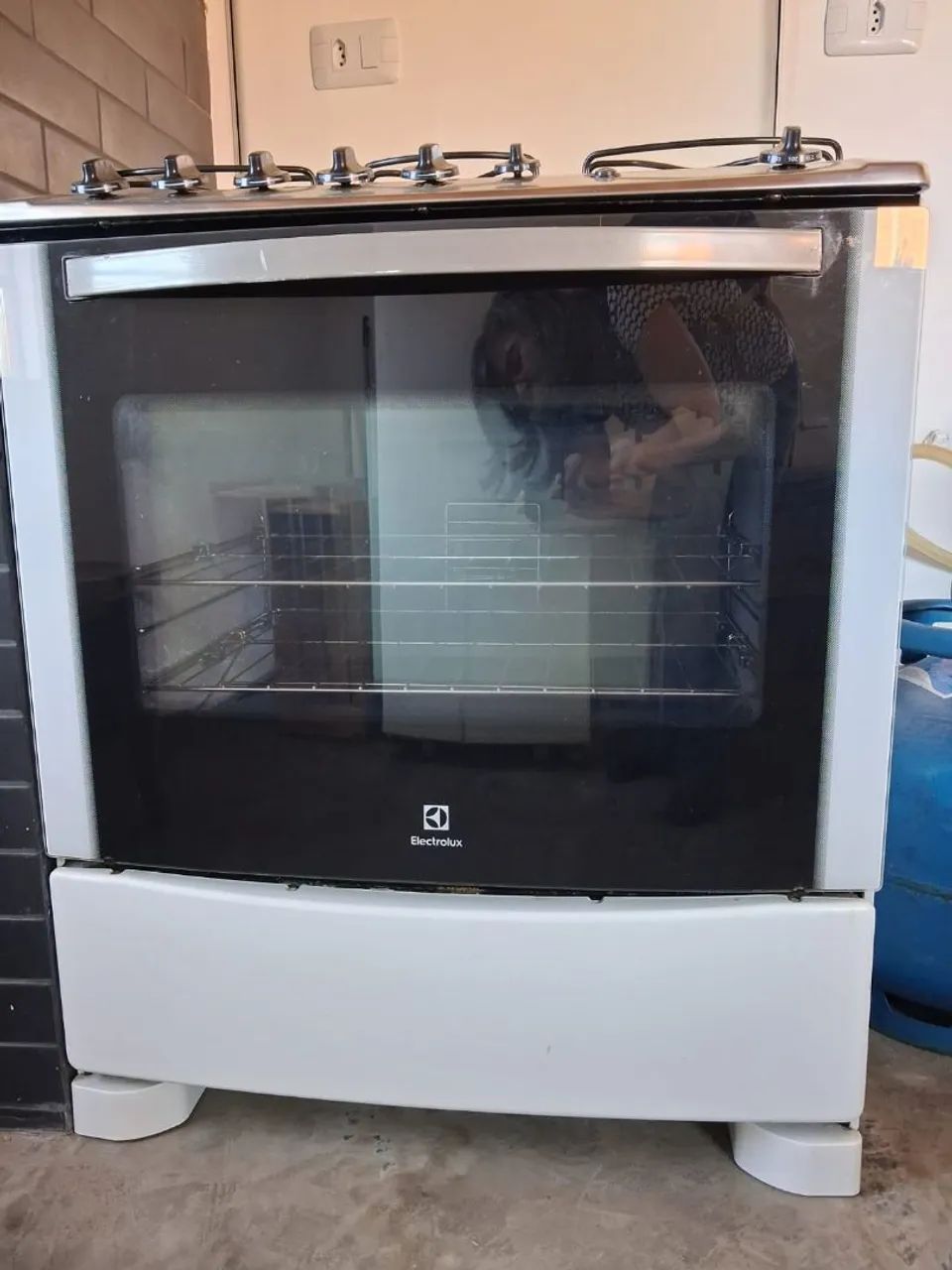 Vendo fogão Electrolux 5 bocas - Foto 2