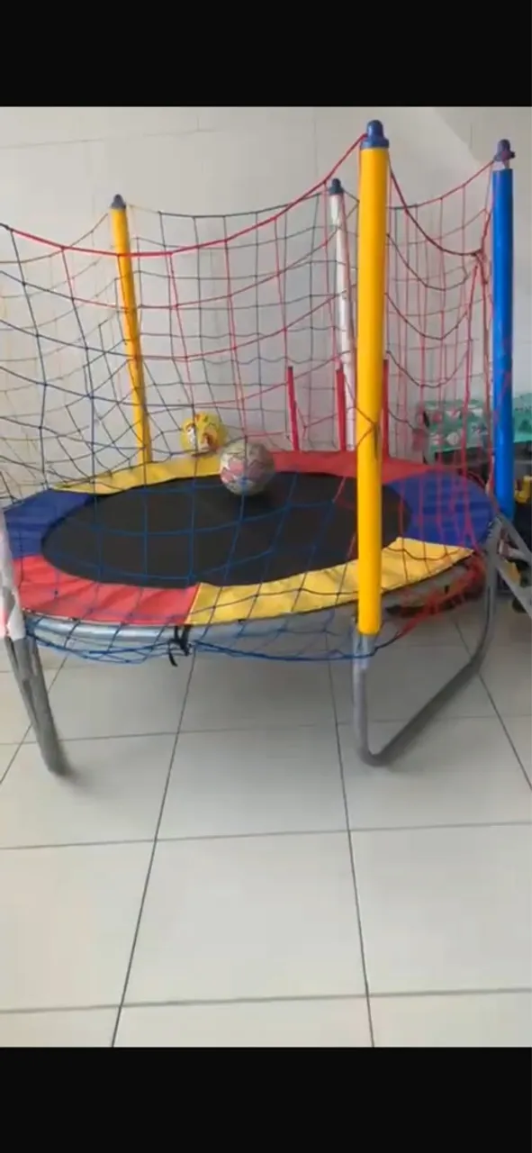 Cama Elástica Infantil com Rede de Proteção