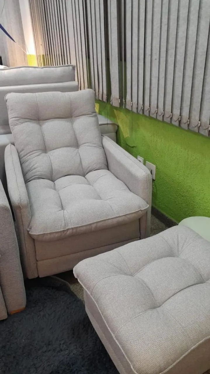 Conjunto de Poltrona e Puff Bege Design Moderno - Foto 3