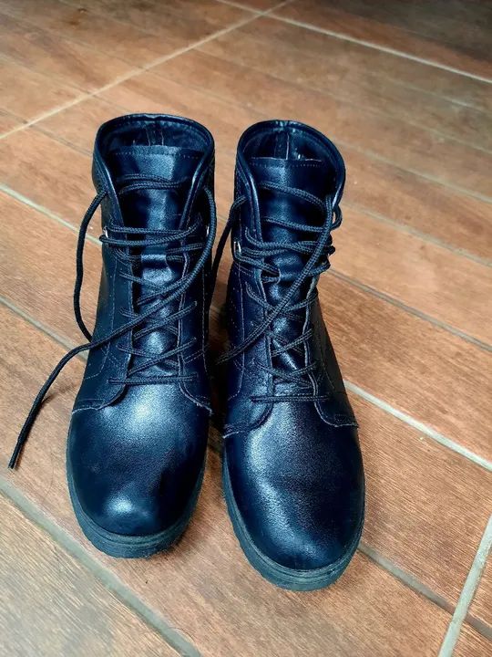 Botas de Couro Preta