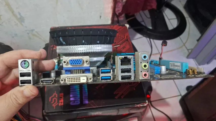 Kit Placa-Mãe + Processador + Memória RAM - Ótimo estado! - Foto 2