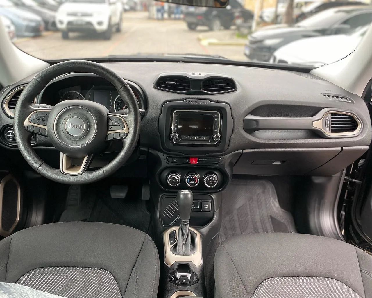 Jeep Renegade Sport 1.8 Flex 2017 - Foto 4