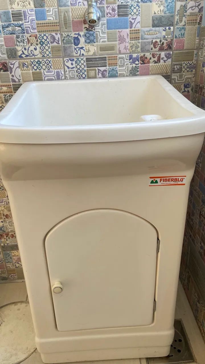 Plastic tank64419088570754120