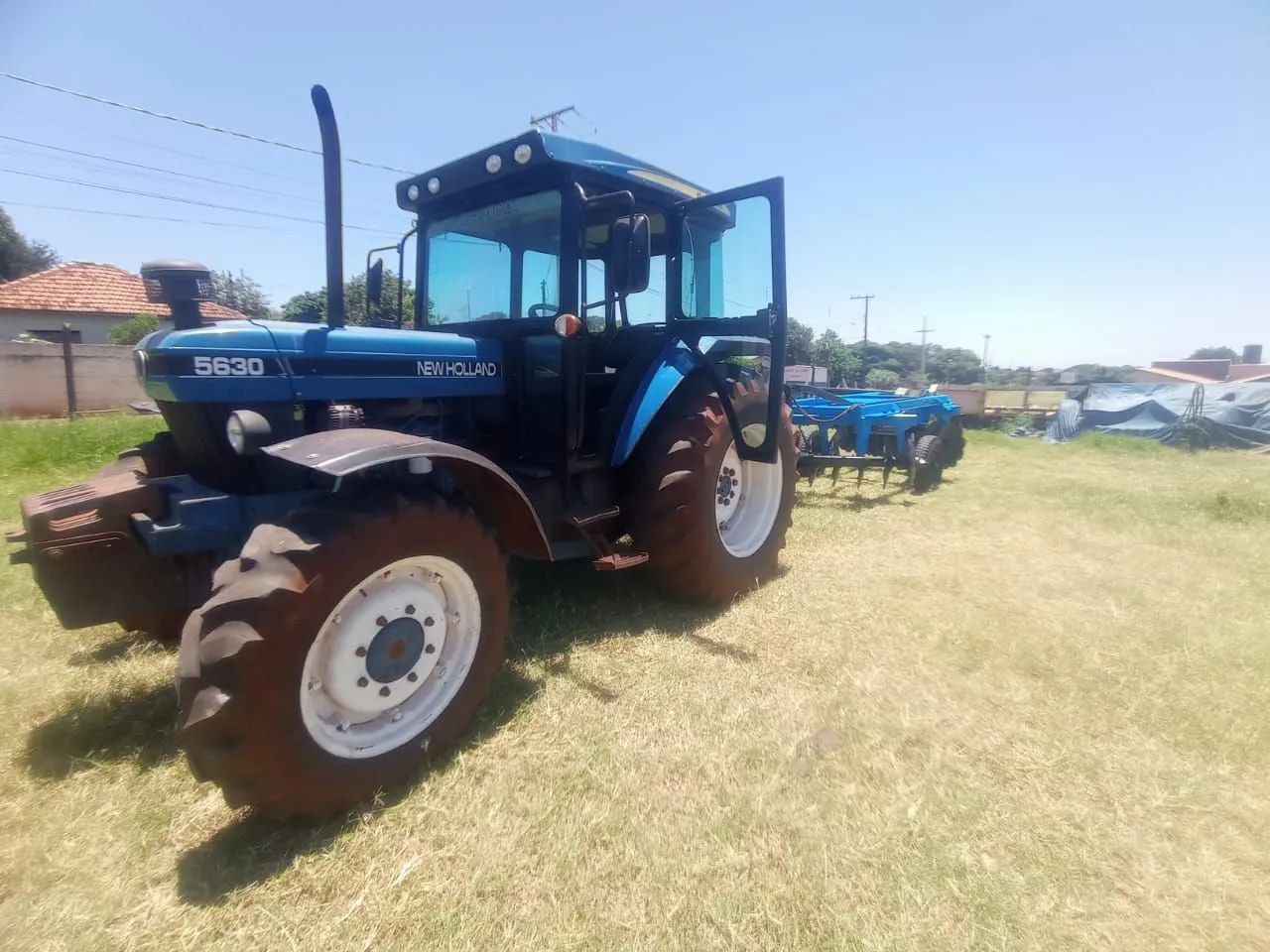 Vende se trator 5630 4x4 - Foto 5