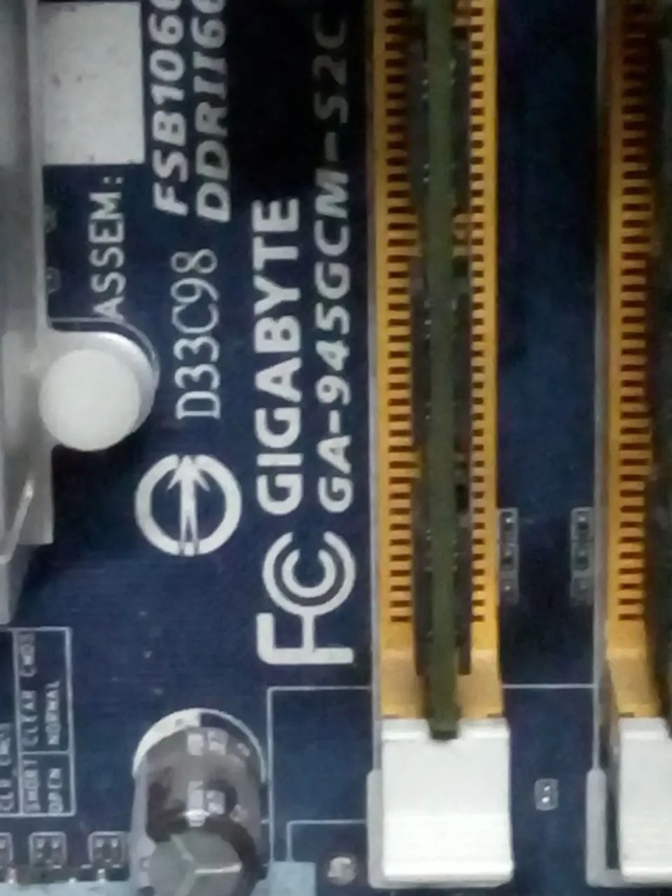 CPU dual-core, 2 GB memory, 80 GB HDD; read the description64739264891523123