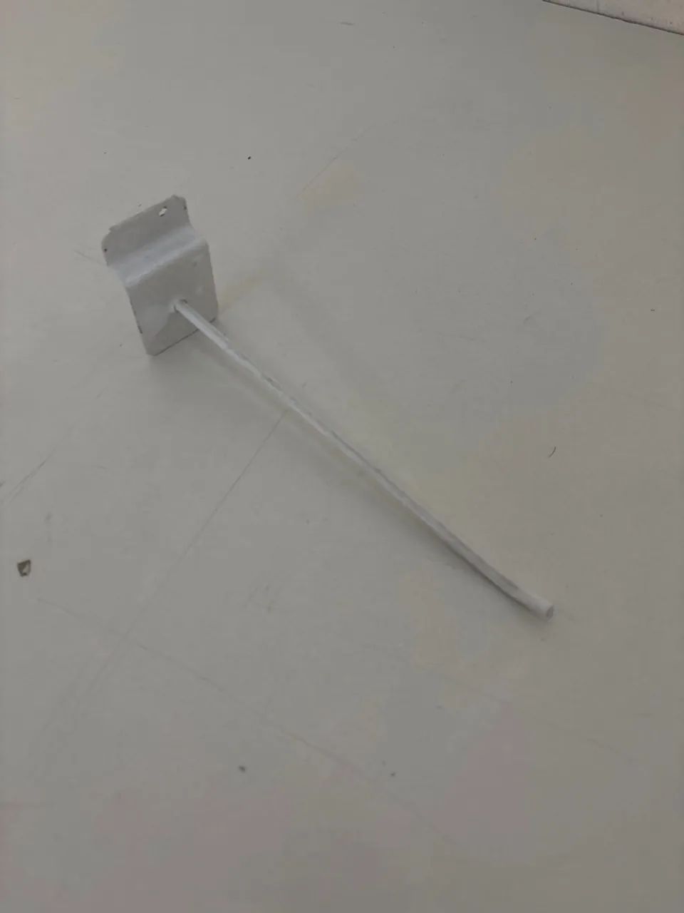 Gancho Para Painel Canaletado 20cm