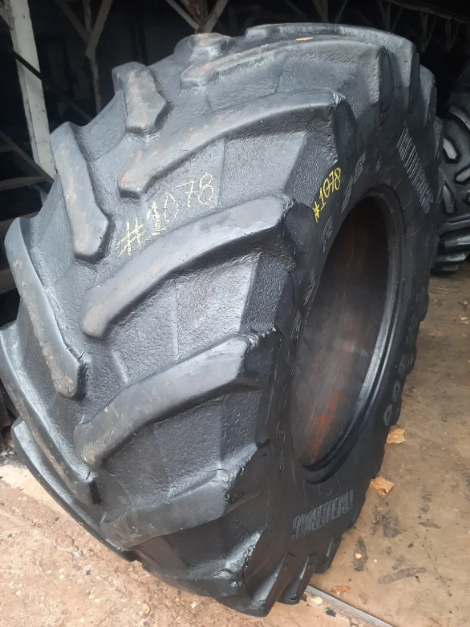 Pneu 600/65R28 Original Radial Usado