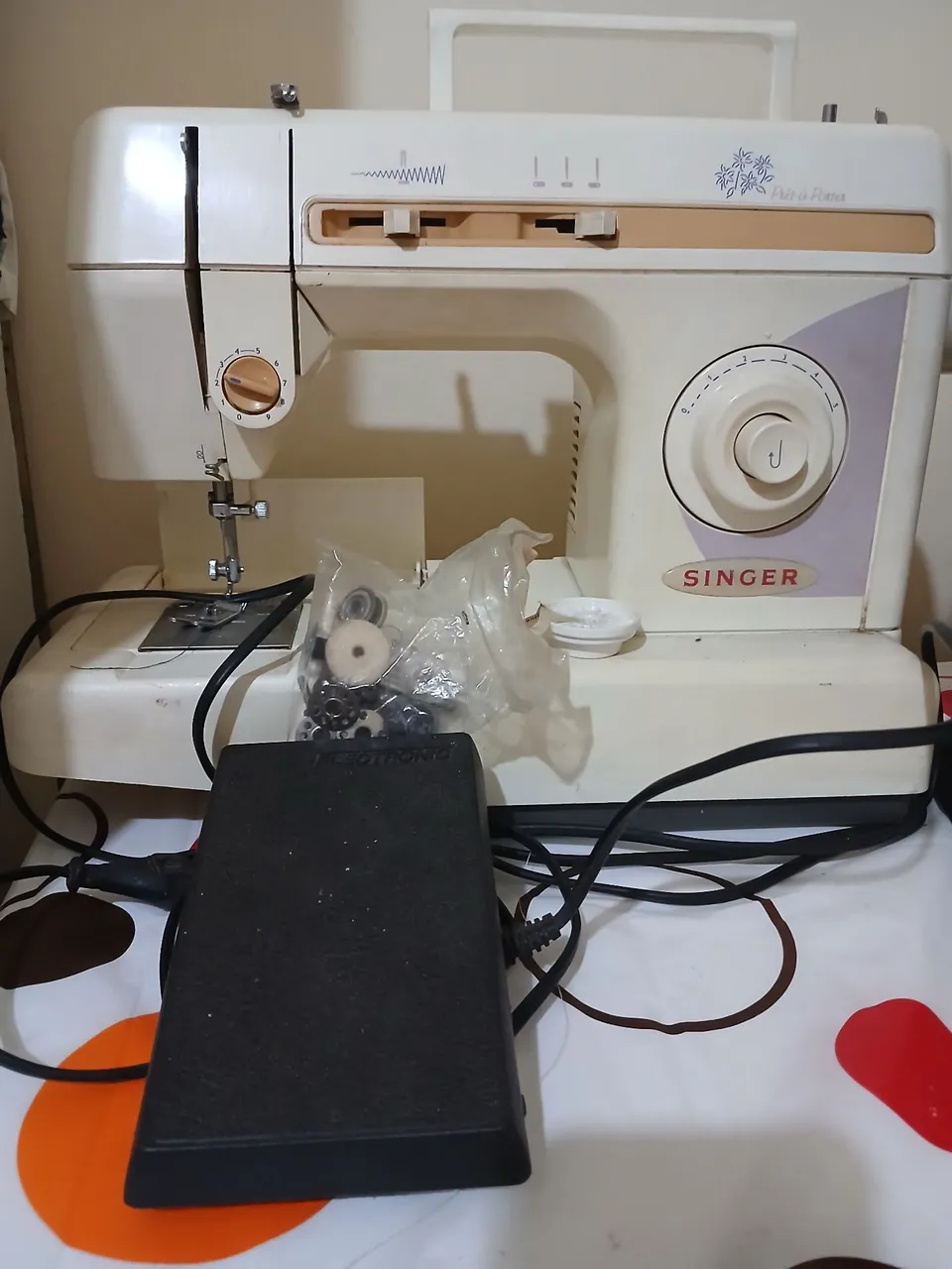 Máquina de Costura Singer