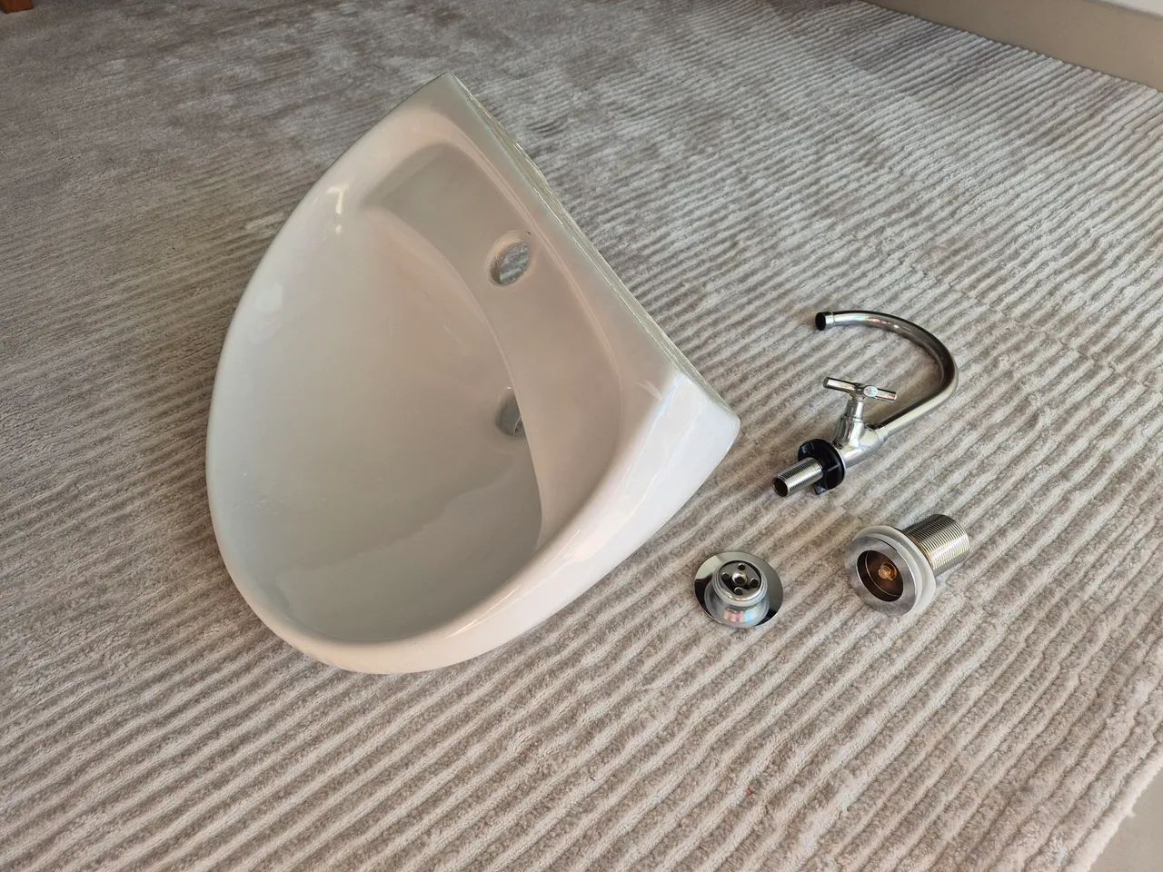 Pia, torneira e válvula  - Foto 3