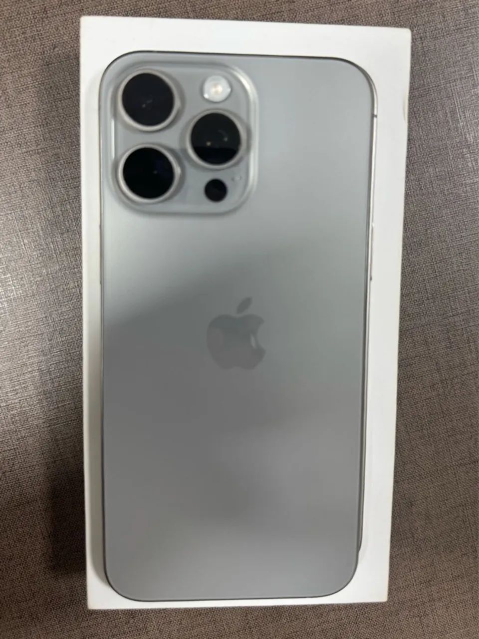 iPhone 15 pro Max 512gb novo 100% de bateria (versão americano sem chip) 