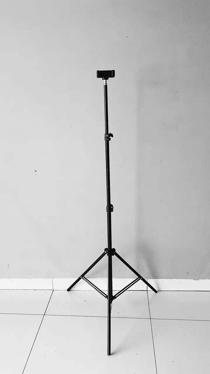 Tripé 2,10m + suporte para celular NOVO NA CAIXA  - Foto 2