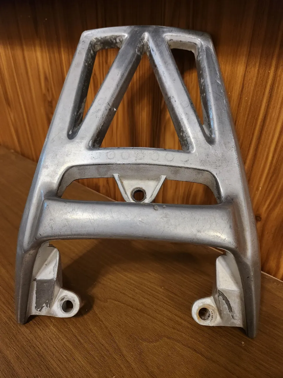 Bagageiro para moto em alumínio