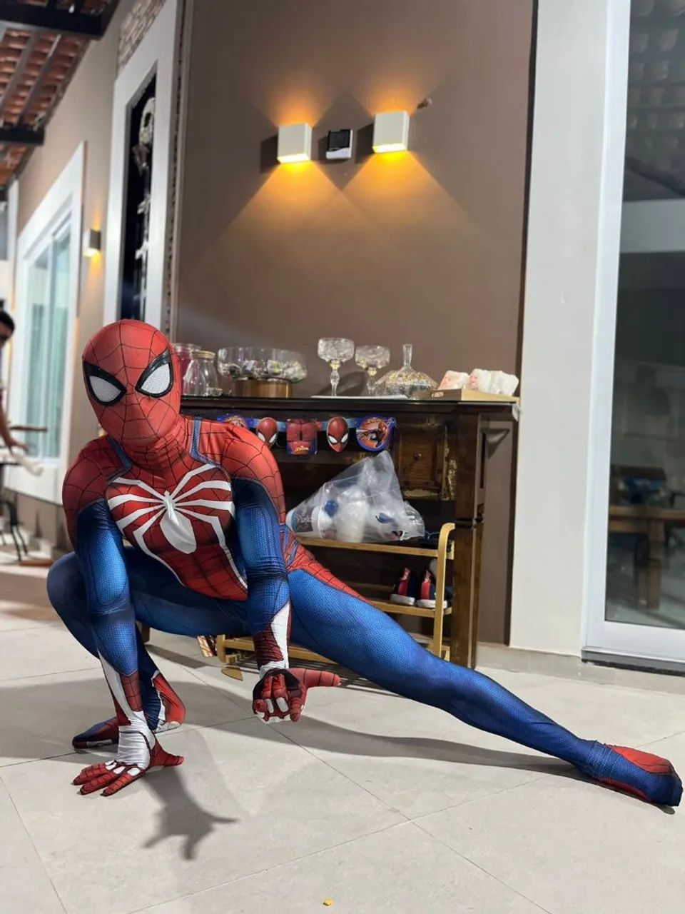 Personagem       HOMEM   ARANHA 