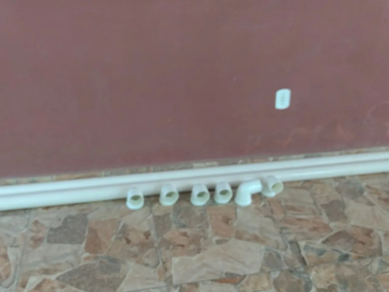 Vendo 2 canos PVC de 75 com 6 joelhos 