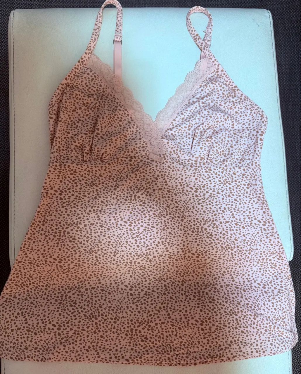 Conjunto de pijama rosa com estampa de oncinha - Foto 4