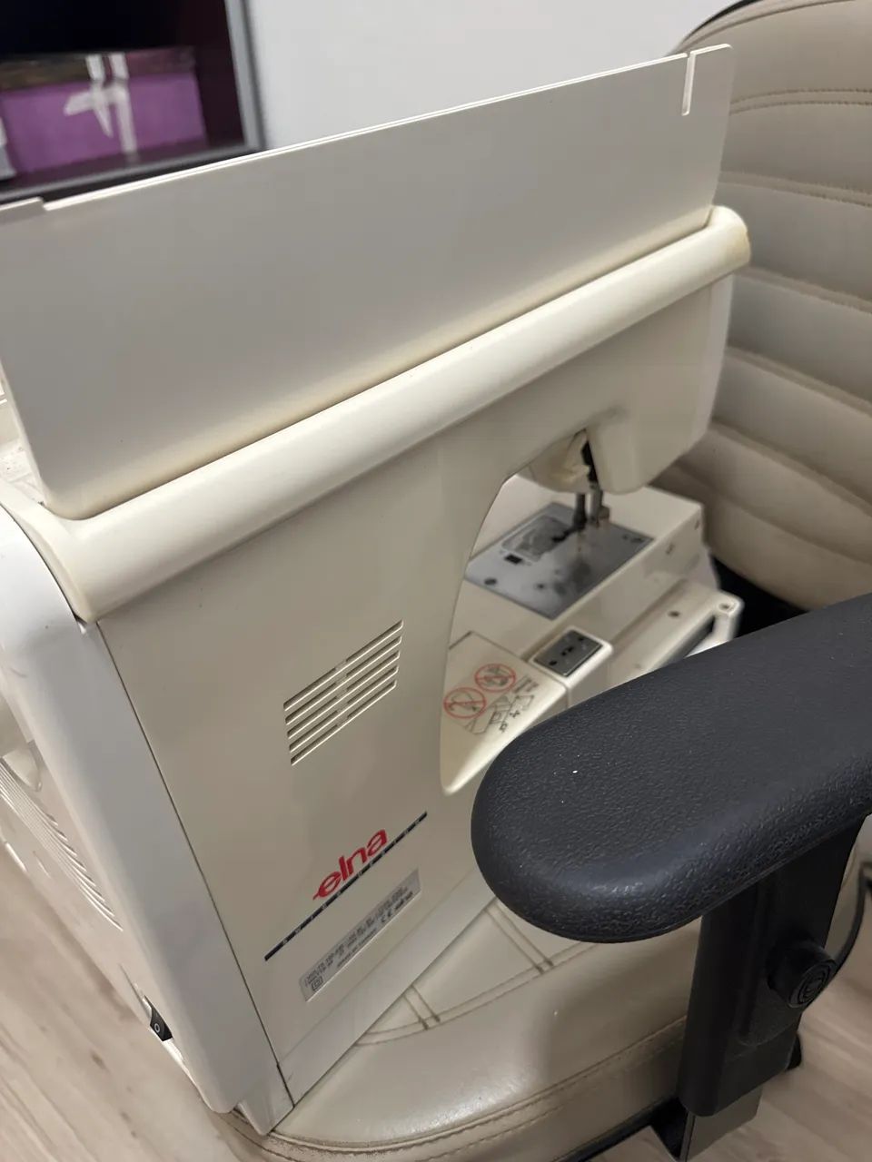 Máquina de bordar elna swiss design xperience embroidery 8300 - Foto 3