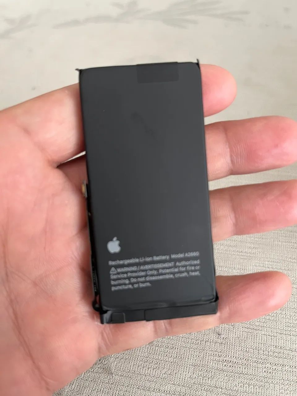 Bateria iPhone 13 mini (peça reposição) 83% saúde - 2406mAh - Foto 2