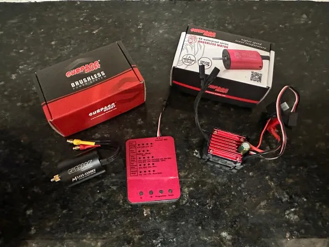 Motor e ESC BRUSHLESS para Carros Controle Remoto