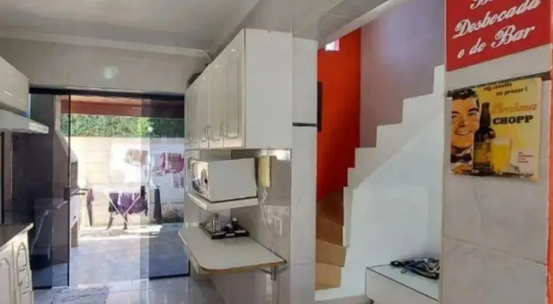 Casa (Padrão), com 2 quartos e 1 banheiros à Venda, 70 m² em Curitiba/PR