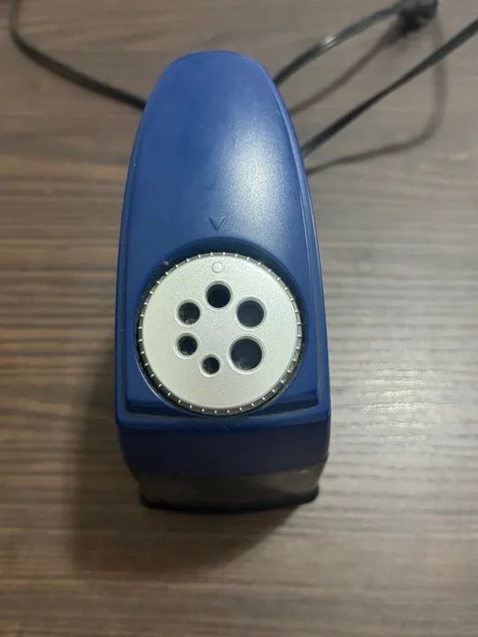 Apontador Elétrico de lápis Staples para escritório - Foto 2