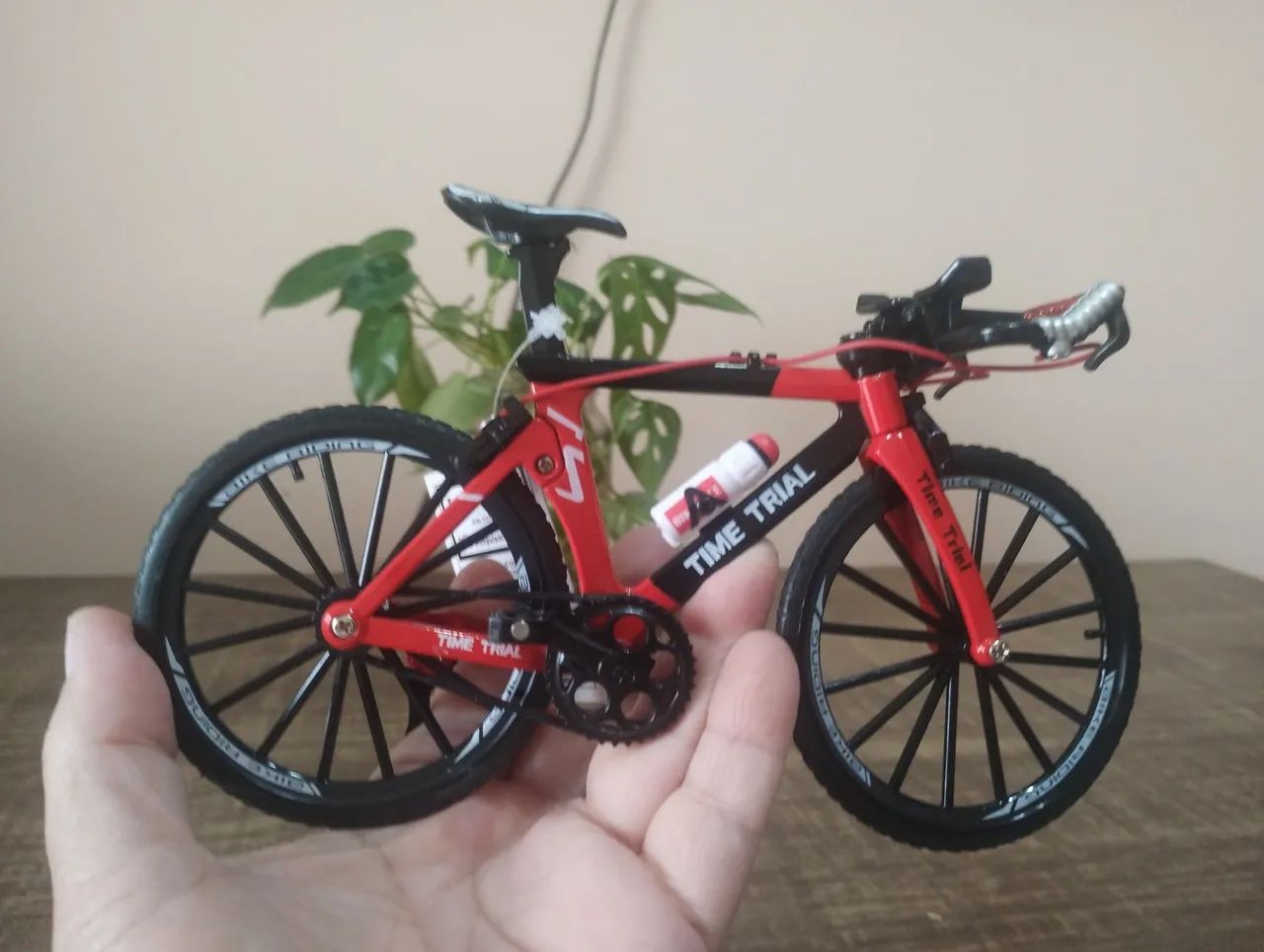 Miniatura de Bike Vermelha Speed Metal c/Pneus de Borracha- Muito Linda! - Foto 4