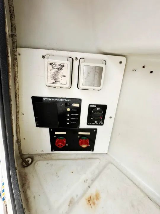 Lancha Bayliner 280 -  Ano 2007 - Mercruiser 5.7 - 300Hp - Foto 14