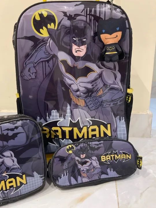 Conjunto de malas Batman - Mochila de rodinhas, bolsa e necessaire - Foto 2