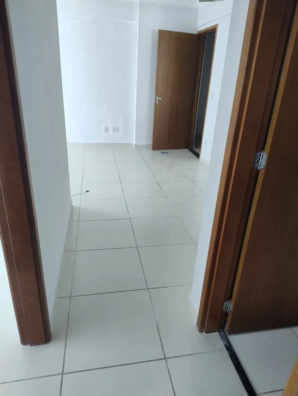 APARTAMENTO para ALUGAR COM DUAS VAGAS DE GARAGEM