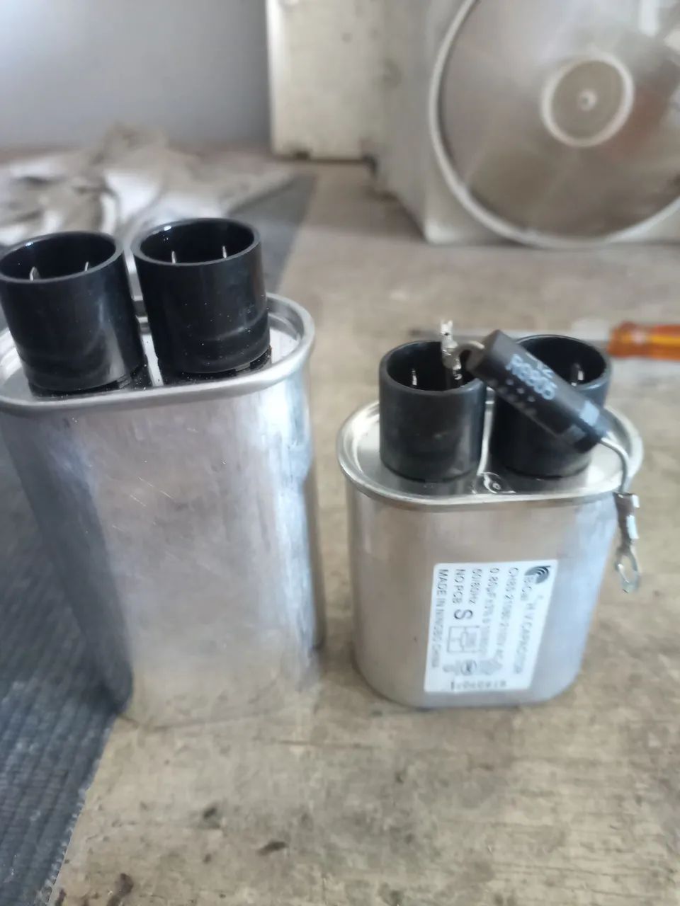 Capacitores para microondas 