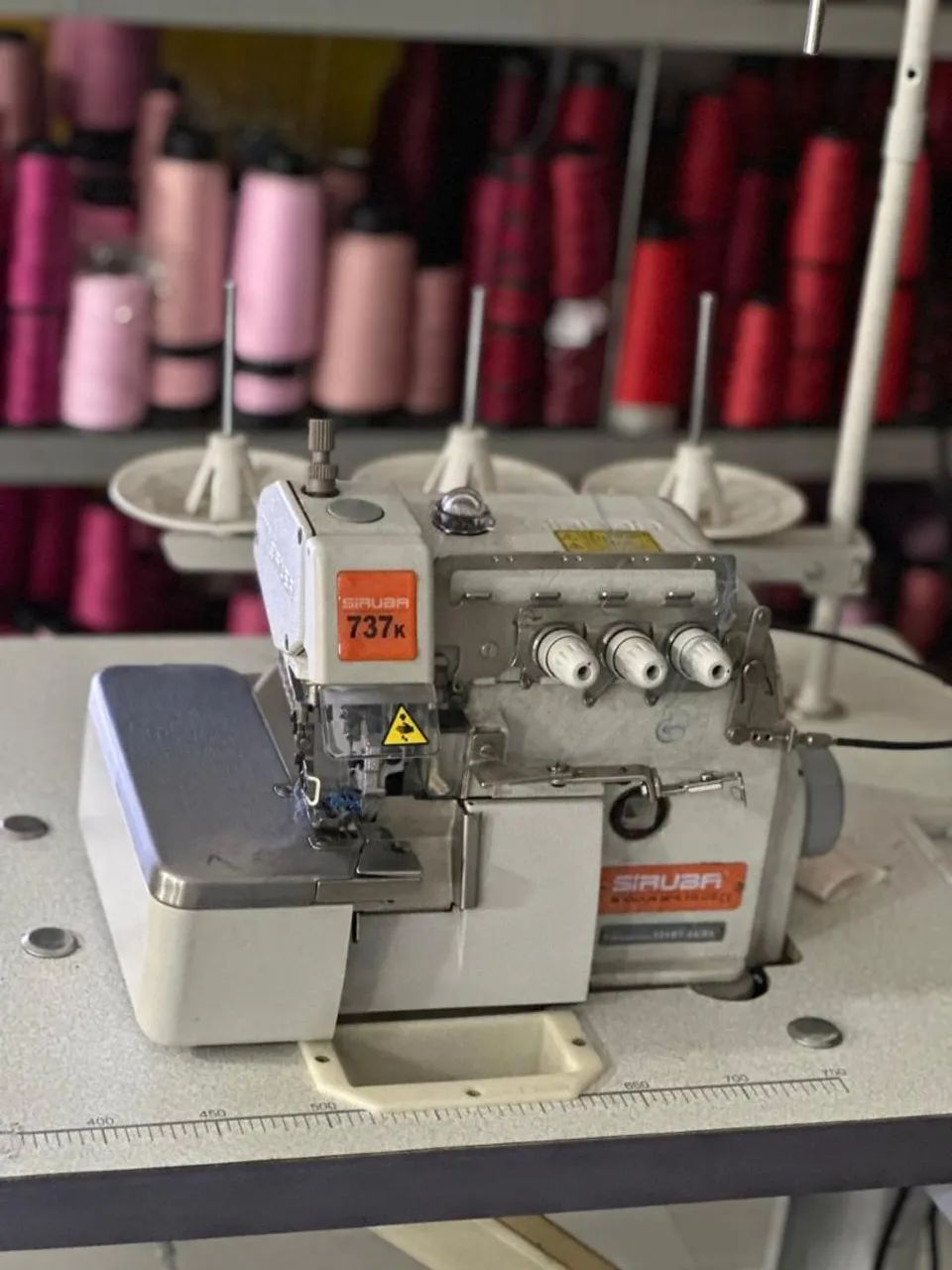 Máquina de Costura Overlock Industrial