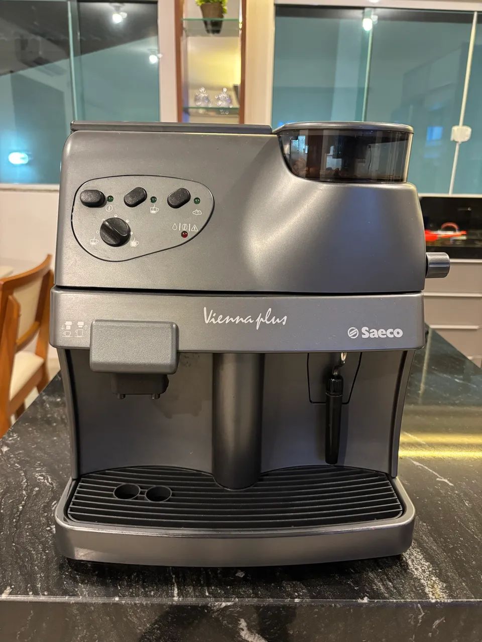 CAFETEIRA EXPRESSO SAECO VIENNA PLUS - SUPERAUTOMÁTICA